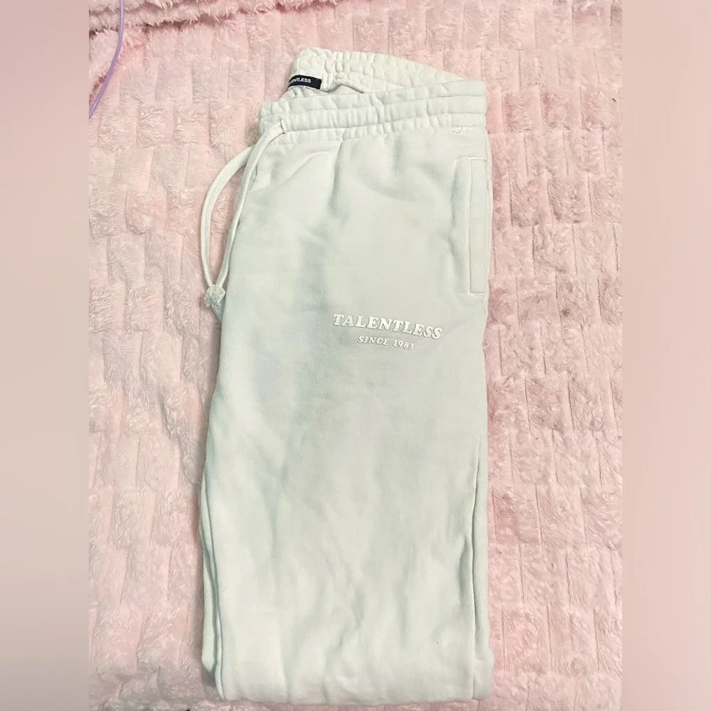 Talentless sweatpants - Picture 3 of 8